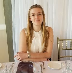 Meet your Posher, Dana